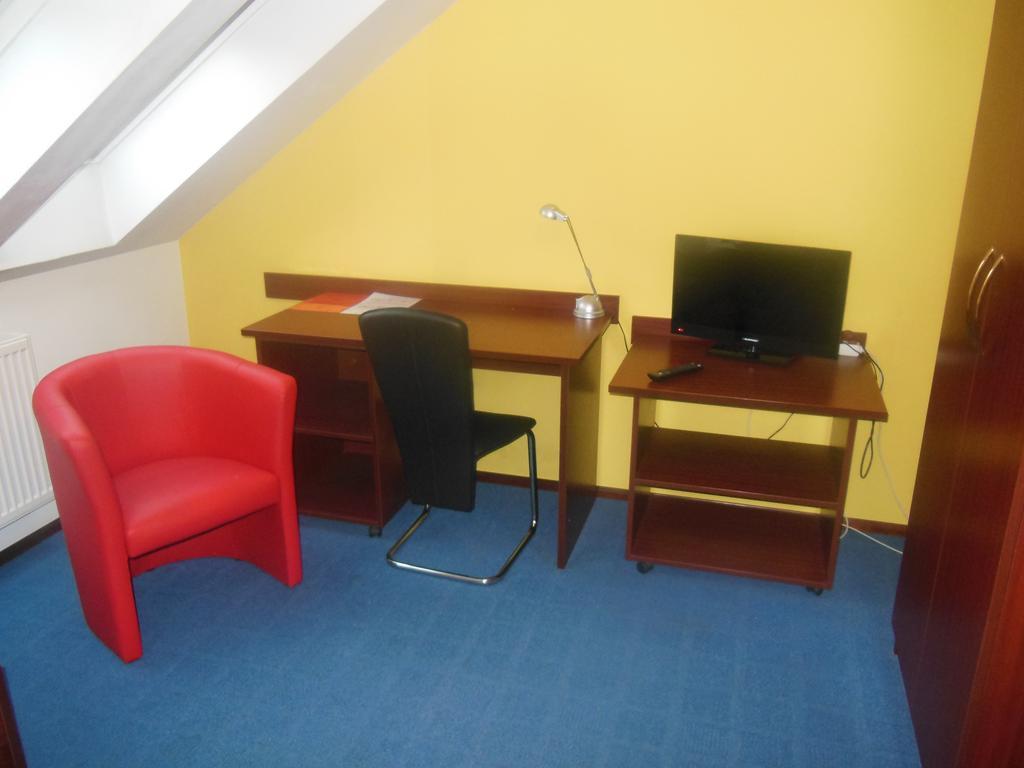 Hotel Pri Belokranjcu Novo Mesto Ruang foto